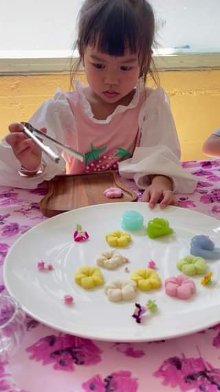 Our Tea Party.
#ห้องเรียนธรรมชาติ
#fireflyforestschool