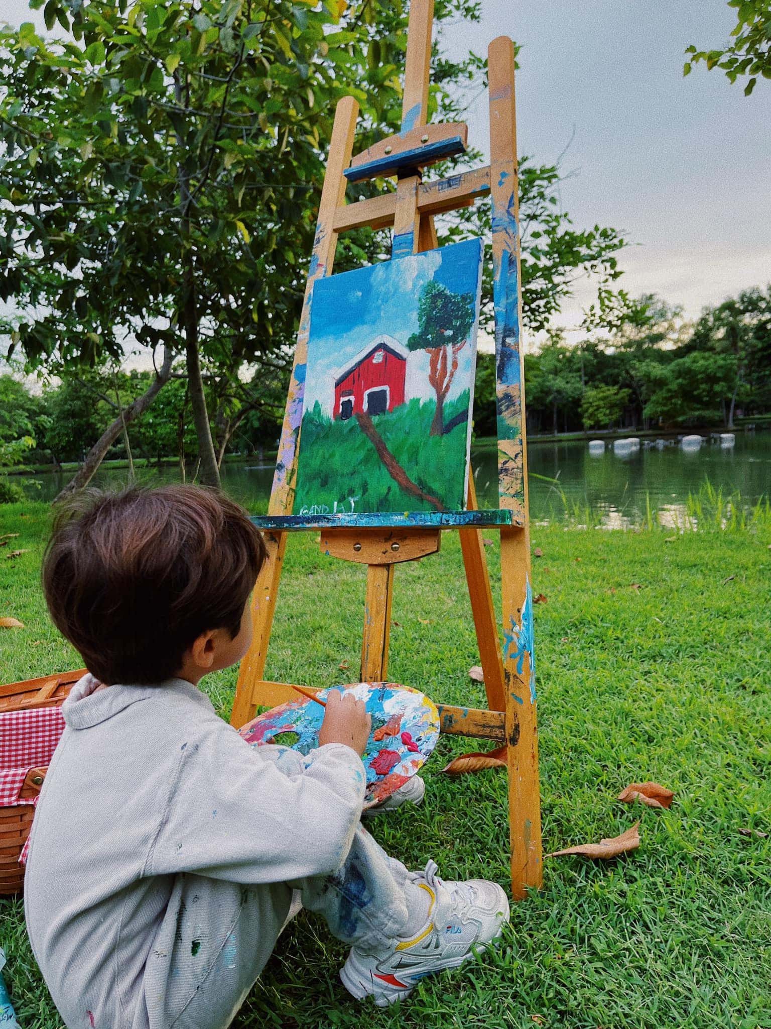 เด็กชายกานติในวันปิดเทอมค้าบบบ

กานติกับรูปวาดที่ 2 ของปีนี้ค้าบ งานนี้หม่ามี้ช่...