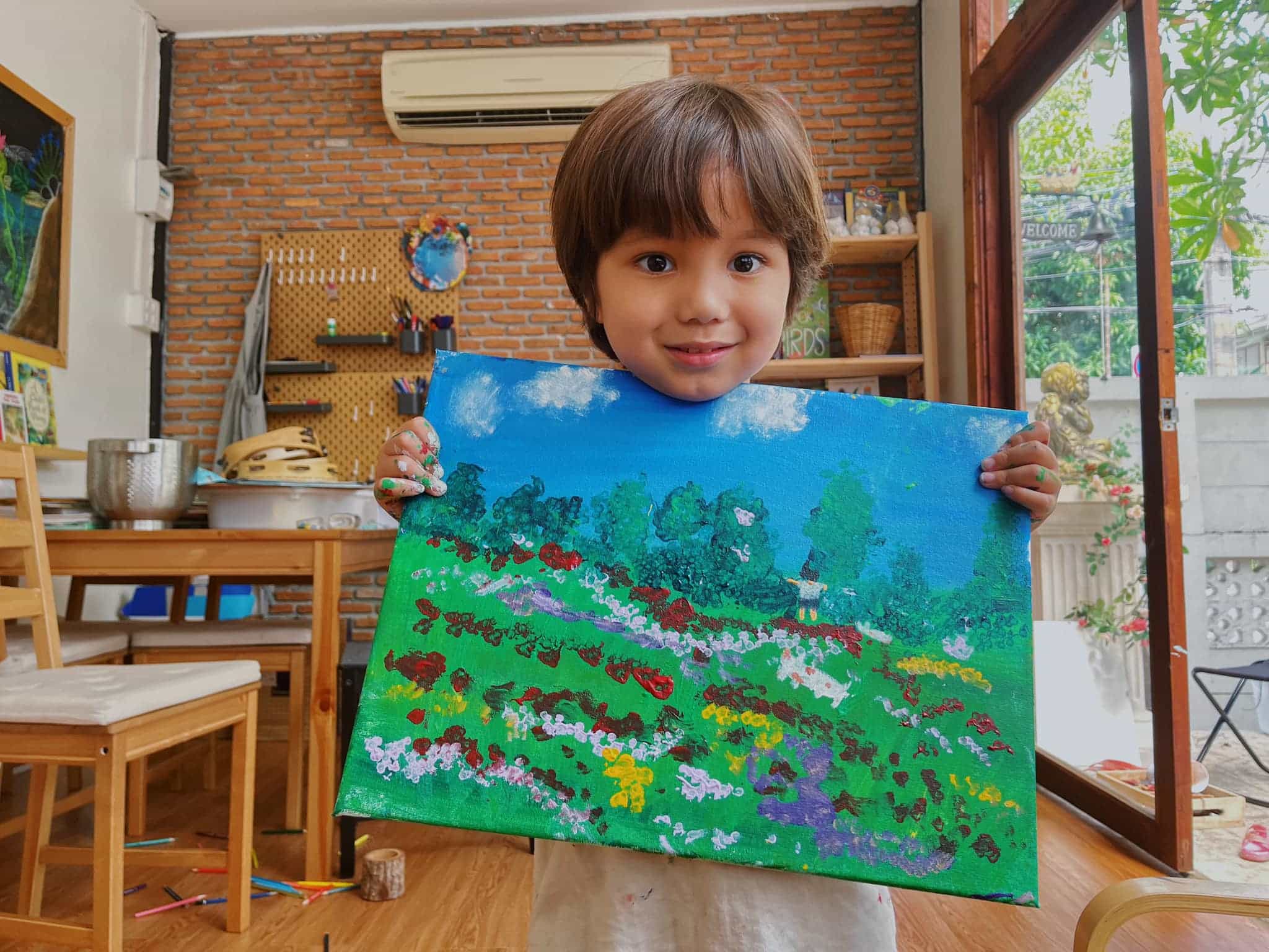 วาดรูปกับหม่ามี้จูนค้าบบบบ
Firefly Forest School - โรงเรียนหิ่งห้อย