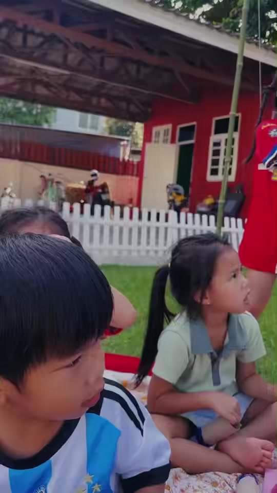 รำวงลอยกระทง เวอร์ชั่น ลูกๆหิ่งห้อยค่ะ