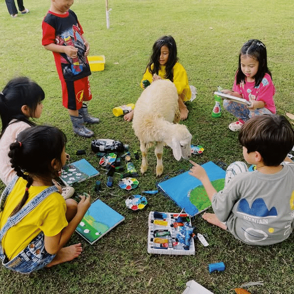 Kids_Painting Explorer Program Page (3–4 Years, K1) Nature-Based Preschool in Bangkok | Firefly_2342568 BE_250424_70