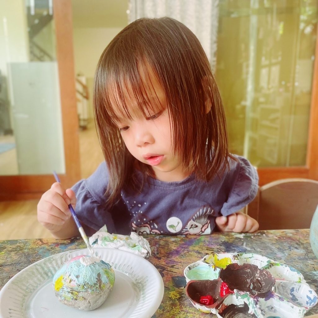 Adventurer Painting Dedicatedly Program (4–5 Years, K2) Nature-Based Kindergarten in Bangkok | Firefly_2342568 BE_250424_3